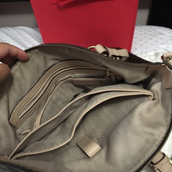 Michael Kors purse - Picture 6 of 6